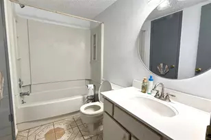 11889 Bob White Dr, Houston, TX 77035 - Photo 9