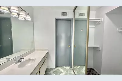 11889 Bobwhite Drive #834, Houston, TX 77035 - Photo 15