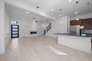 447 Pk Hl Ct, Stafford, TX 77477 - Photo 5