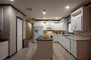 634 Kathy St, Orange, TX 77632 - Photo 7