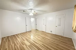 7040 Jetty Ln, Houston, TX 77072 - Photo 15