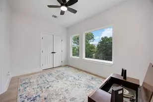 2118 Des Chaumes St, Houston, TX 77026 - Photo 25