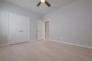 8917 Grovner Pl, Houston, TX 77055 - Photo 33