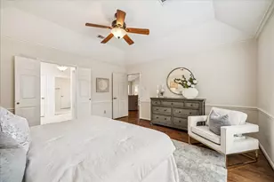 3407 Honeylocust Dr, Sugar Land, TX 77479 - Photo 15