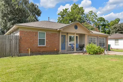 617 Catalpa Street, Angleton, TX 77515 - Photo 1