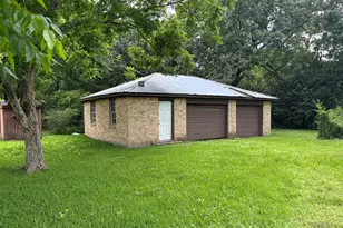 820 Avenue L, Dickinson, TX 77539 - Photo 9