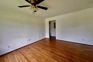 2102 Blueberry Ln, Pasadena, TX 77502 - Photo 3