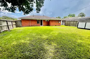 2102 Blueberry Ln, Pasadena, TX 77502 - Photo 25