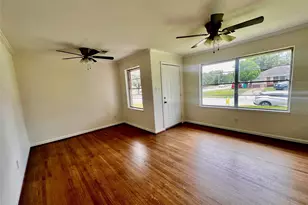 2102 Blueberry Ln, Pasadena, TX 77502 - Photo 5