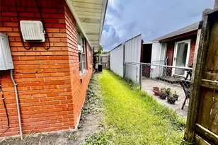 2102 Blueberry Ln, Pasadena, TX 77502 - Photo 23