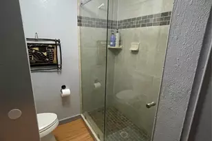 204 E Lakeview Terrace, Conroe, TX 77356 - Photo 9