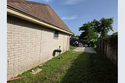 12123 Steeple Lane, Houston, TX 77039 - Photo 17
