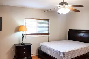 10070 Green Valley Ln, Houston, TX 77064 - Photo 9
