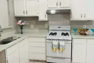 10070 Green Valley Ln, Houston, TX 77064 - Photo 3
