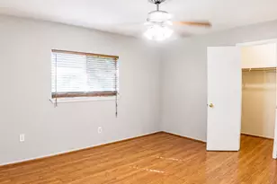 10070 Green Valley Ln, Houston, TX 77064 - Photo 7