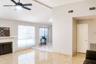 10070 Green Valley Ln, Houston, TX 77064 - Photo 3