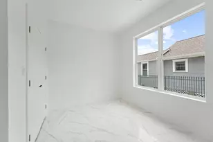 225 Royder St, Houston, TX 77009 - Photo 9