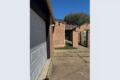 7838 Vickijohn Drive, Houston, TX 77071 - Photo 27