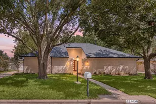 3310 Meadowcreek Dr, Missouri City, TX 77459 - Photo 1