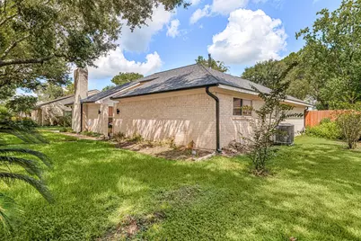 3310 Meadowcreek Drive, Missouri City, TX 77459 - Photo 35