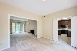 11711 Memorial Dr, Houston, TX 77024 - Photo 7