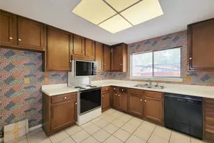 11711 Memorial Dr, Houston, TX 77024 - Photo 9