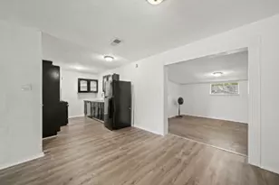 5610 Arthington St, Houston, TX 77053 - Photo 1