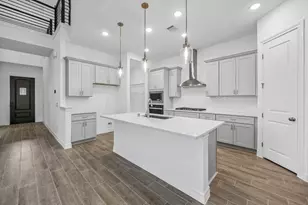 13805 Ballast Grn Dr, Texas City, TX 77568 - Photo 5