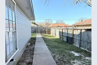 705 Ruth Court #B, Navasota, TX 77868 - Photo 13