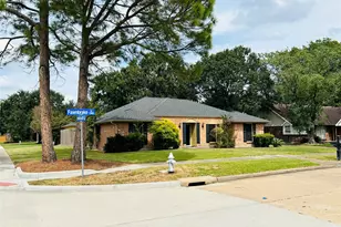13914 Fawnbrake Dr, Sugar Land, TX 77498 - Photo 1