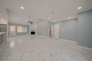 13914 Fawnbrake Dr, Sugar Land, TX 77498 - Photo 11