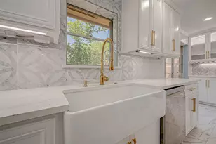 13914 Fawnbrake Dr, Sugar Land, TX 77498 - Photo 21