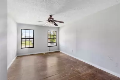 411 N Baron Street, Bellville, TX 77418 - Photo 9