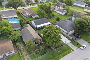 321 Reid St, Houston, TX 77022 - Photo 35
