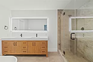 2823 Stetson Ln, Houston, TX 77043 - Photo 13