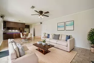 9534 Meadowglen Ln, Houston, TX 77063 - Photo 13