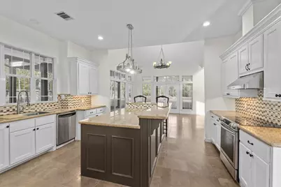 12061 Oak Forest Lane, Conroe, TX 77385 - Photo 15