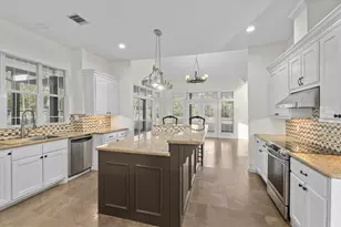 12061 Oak Forest Ln, Conroe, TX 77385 - Photo 15