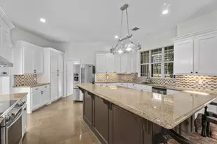 12061 Oak Forest Ln, Conroe, TX 77385 - Photo 13