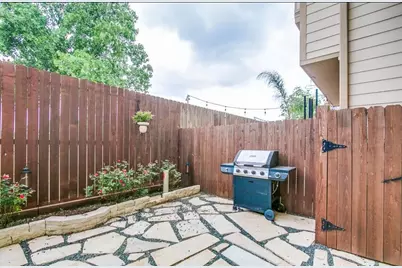 1142 Hempstead Villa Lane, Houston, TX 77008 - Photo 19