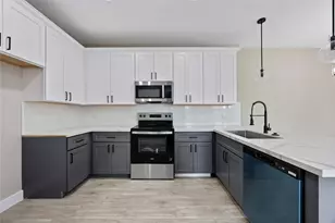 9813 Tuffly St, Houston, TX 77029 - Photo 9