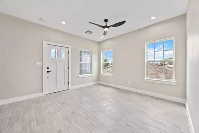 9813 Tuffly Street #A B, Houston, TX 77029 - Photo 5