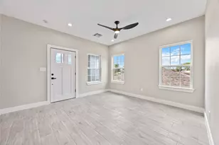 9813 Tuffly St, Houston, TX 77029 - Photo 5