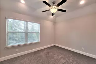 35 Silver Rock Dr, Tomball, TX 77375 - Photo 9