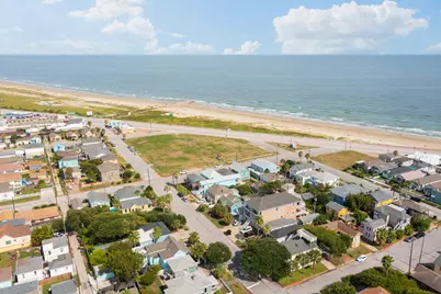 1213 Avenue M 1/2, Galveston, TX 77550 - Photo 37