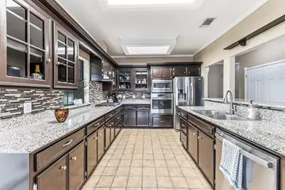 1623 Green Briar Drive, Huntsville, TX 77340 - Photo 11