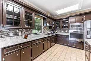 1623 Greenbriar Dr, Huntsville, TX 77340 - Photo 11