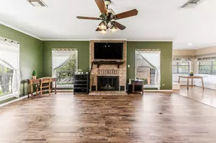 1623 Greenbriar Dr, Huntsville, TX 77340 - Photo 7
