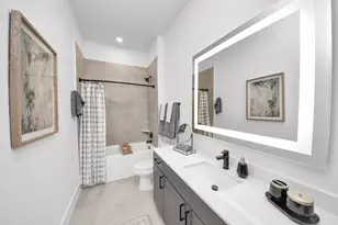 15635 Memorial Dr, Houston, TX 77079 - Photo 13