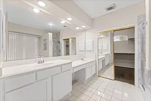 2218 Cypress Run Dr, Sugar Land, TX 77478 - Photo 11